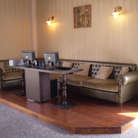 Byzantion Hotel Mystras Bagian luar foto