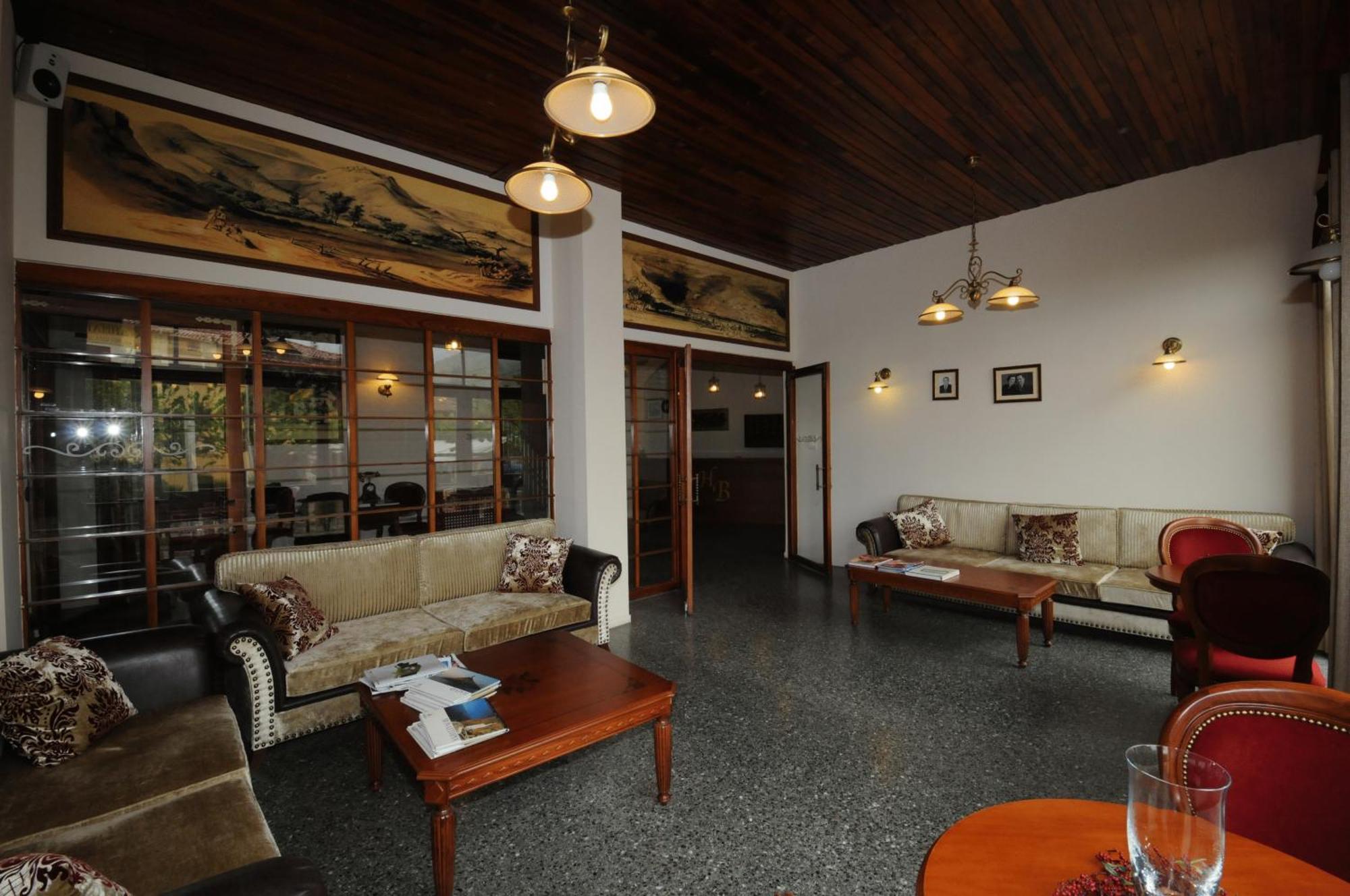 Byzantion Hotel Mystras Bagian luar foto