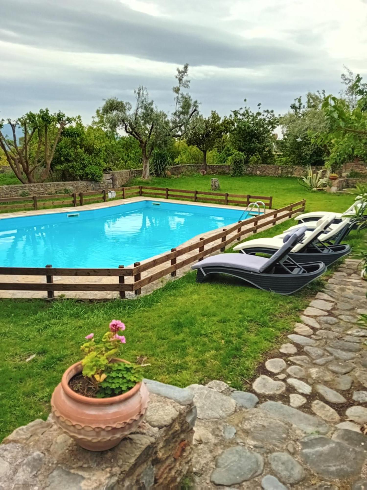 Byzantion Hotel Mystras Bagian luar foto